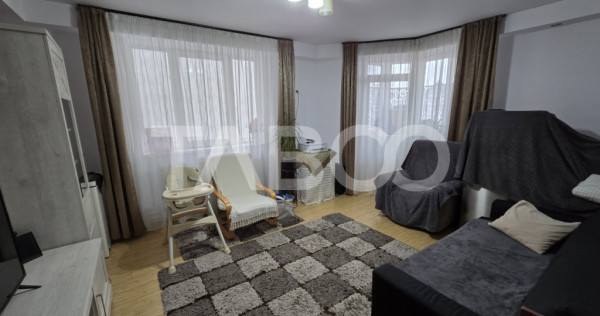Apartament de vanzare 64mp 3 camere etaj intermediar balcon