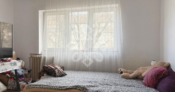 Apartament cu 4 camere, etaj 3, Nufarul