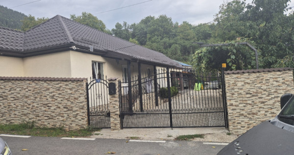 Vând casa in Tulnici, Vrancea