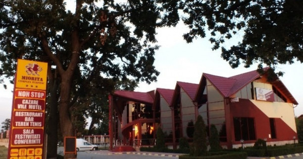 Complex Turistic | Cazare, Salon Evenimente, Terenuri Sport