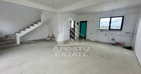 Casa insiruita cu 4 camere, la asfalt in Chisoda