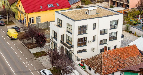 Clădire nouă P+2 cu showroom și birouri în Arad