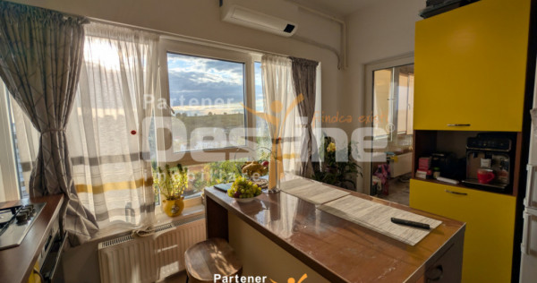 Apartament 3 camere 66 mp balcon, loc de parcare + boxă - A