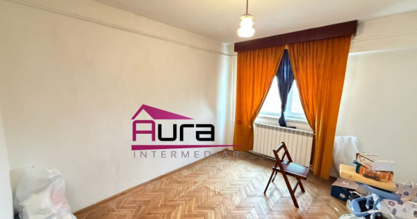 Apartament 4 camere zona C.E.C