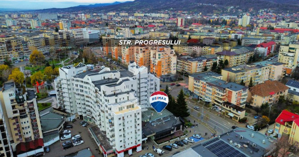 Spațiu comercial de &icirc;nchiriat, 272mp, zona strazii SCOL...