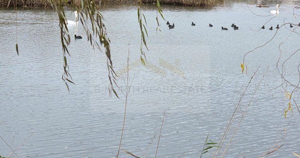 Parcelă Intravilană cu Vedere Superbă la Lac, Investi?...