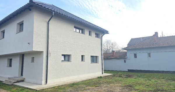 Vand casa in duplex in Deva, semifinisata, zona Garii (peste linie)