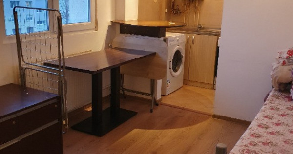 Titan inchiriez garsoniera 4/10, mobilata, utilata, centrala termica