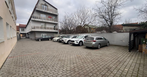 Spatiu comercial cu 4 incaperi 110 mp, situat in zona Aurel