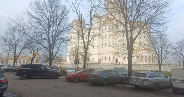 Spațiu Cafenea, Salon Cos., Cab.Stomat. !Vis a vis de Ca...