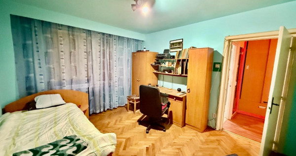 Apartament 2 camere, decomandat, etaj 1, Zona Marasti