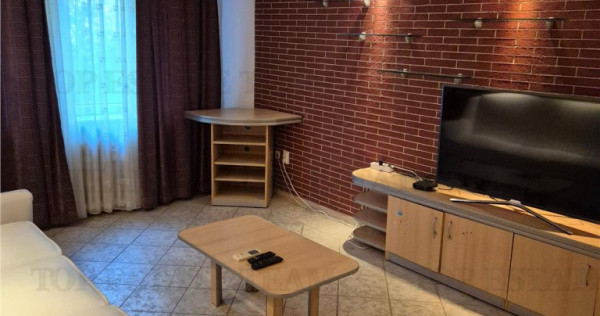 Apartament spatios cu 4 camere plus boxa accesibila din inte