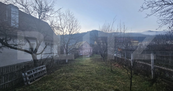 Casă cu 2 camere și anexe, zona centralǎ, C&acirc;mpeni