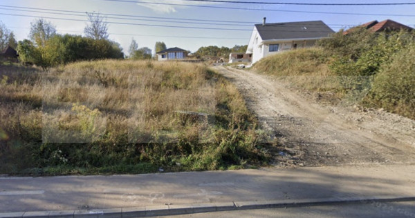 Teren intravilan, 5 ari cu fundație, casa pregătită, zona