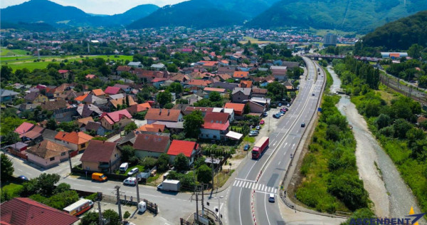 Casa cu 4 apartamente independente: Oportunitate Rezidential