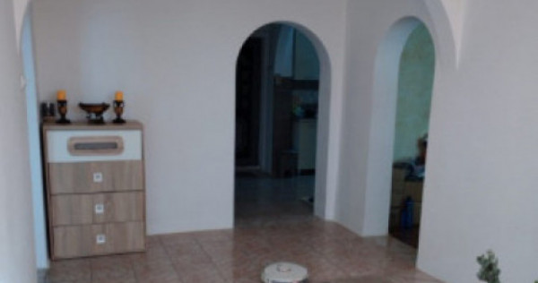 Apartament 4 camere ( Vedere mixta )-Tractorul