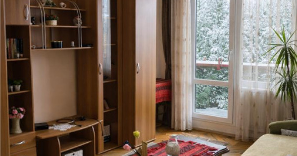 2 camere decomandate,mobilat,utilat,aer conditionat,2 balcoa