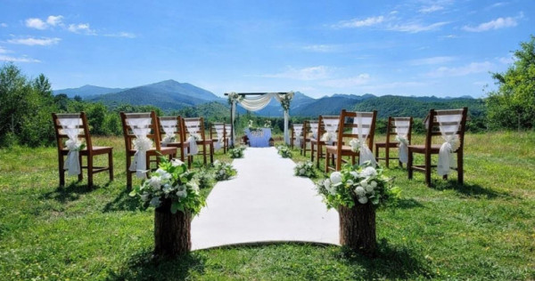 FILM! Resedinte montane,mobilate,echipate, jacuzzi,piscina,p