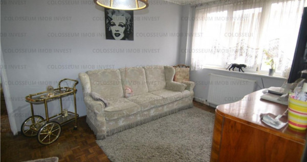 Apartament 3 camere, decomandat - zona Astra