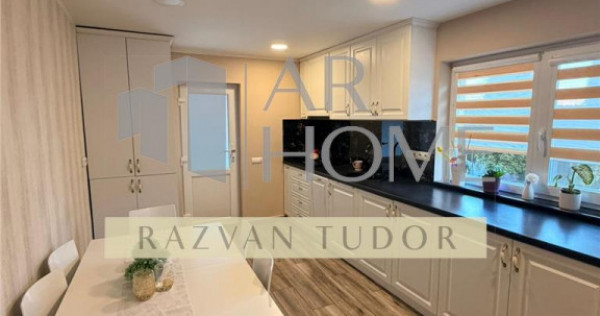 Casa 5 camere , renovata 2020 cu garaj , Ploiesti , central