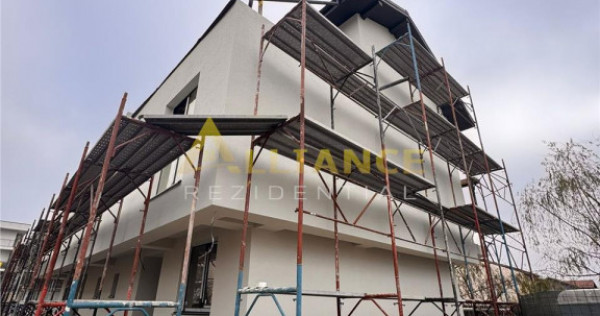 Vila P 1 M cu 5 camere - 4 bai, 180 MPU, Teren - 190 MP