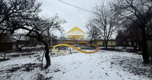 Casa batraneasca cu teren de vanzare in Lilieci Bacau