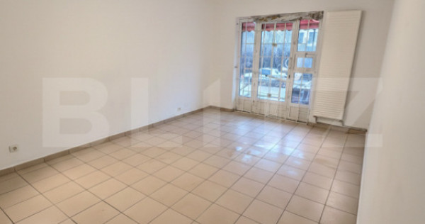 Spațiu comercial cu 2 Intrări Stradale, 70 mp, zona Micro