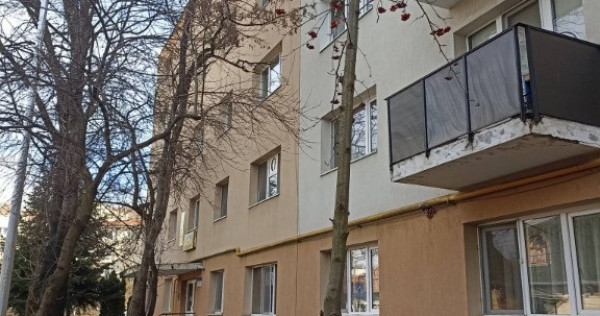 De &icirc;nchiriat apartament cu 4 camere pentru birou &icirc;n Sf&acirc;ntu Gheorghe