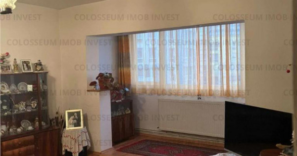 Apartament cu 3 camere, decomandat - zona Racadau