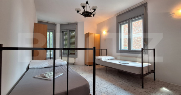 Vila mare, 12 camere, 450 mp, zona Lipovei