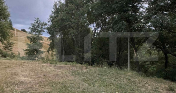 Teren intravilan de 1585 mp, Campeni