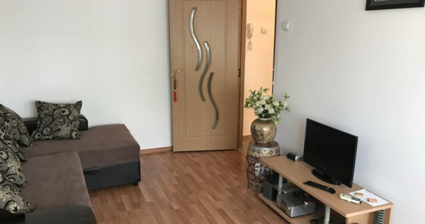 Garsoniera 2 minute de metrou Brancoveanu