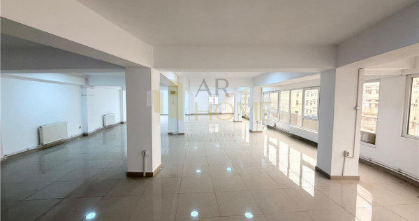 Spatiu comercial , etaj 2 , ultracentral , Ploiesti
