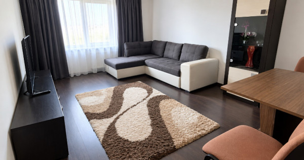 Zona Magazinului Universal, 3 camere, etaj 4