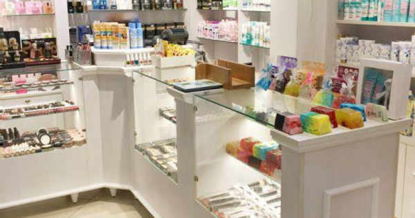 Spatiu comercial, vitrinat, acces facil si vizibilitate, Gar