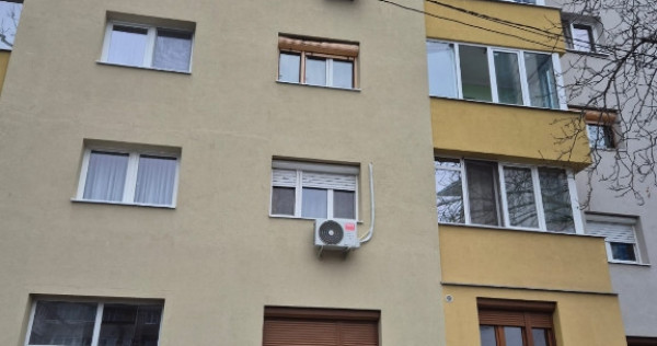 Apartament de v&acirc;nzare