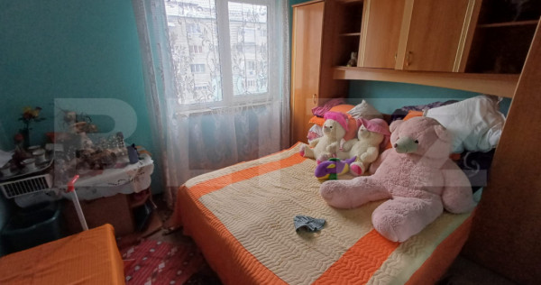 Apartament 3 camere, 46 mp, zona Plopilor