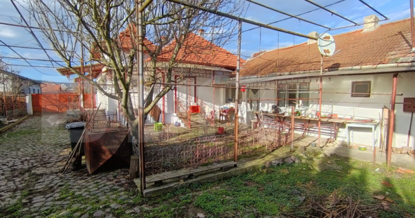 Casa cu 3 camere și un teren &icirc;n suprafață de 900 mp