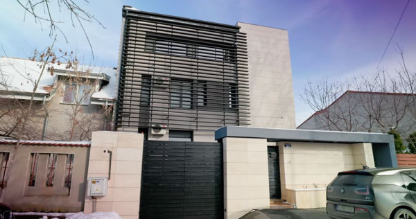 Vila Premium Damaroaia | Str. Garofitei