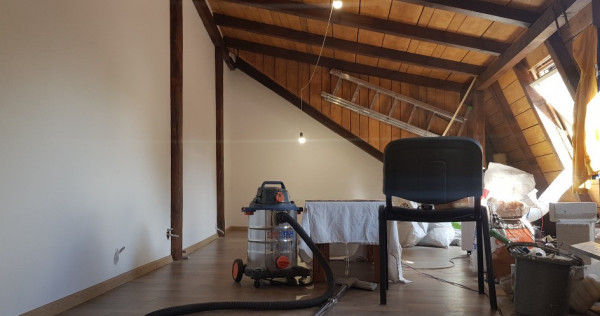 Apartament 3 camere, 70 mp utili si 30 mp pod amenajat,central Schei