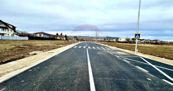 Teren construibil de vanzare in Someseni! Liu! 600 MP