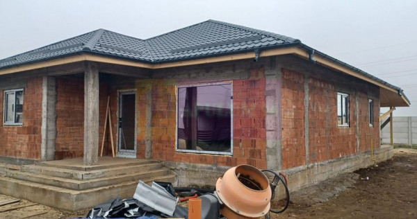Săbăreni, casă nouă 4 camere parter, curte 480 mp