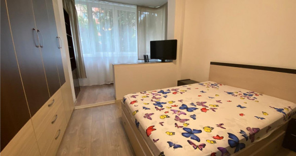 Decomandat, loc parcare, zona Grivitei, Brasov