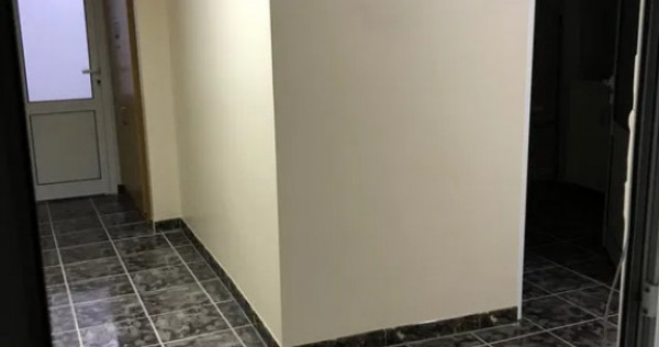 Apartament Cu 3 Camere Semidecomandate - Etaj 3 Zona George Enescu