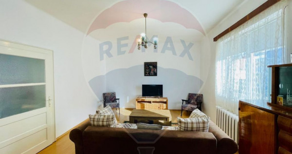 Apartament spațios la casă &ndash; 2 camere + balcon | Laza...