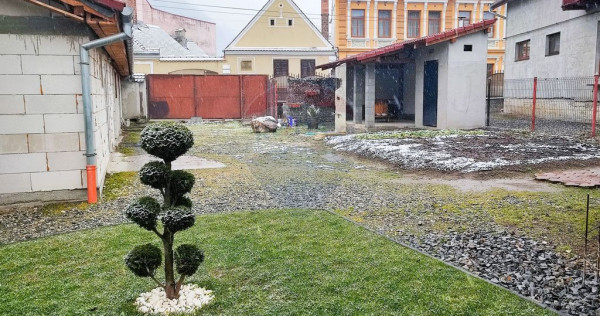 Casă / Vilă cu 3 camere de v&acirc;nzare &icirc;n zona Sud