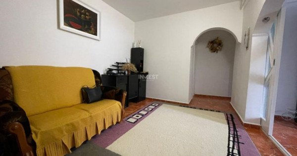 Apartament de vanzare, 2 camere decomandat, zona Moara de Fo