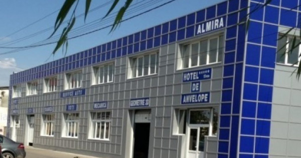 Service auto utilat complet 550mp trafic mare la bulevard