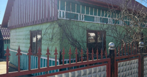 Casa batraneasca , teren 1100mp , centru Horodnic de Jos