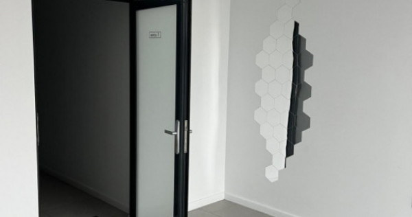 Spatiu comercial pentru birouri, situat in zona Casa de Cult